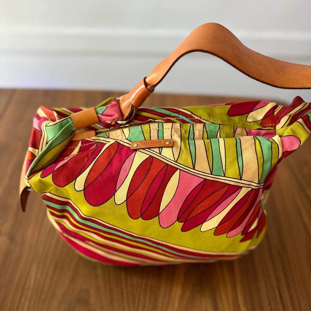 EUC Kate Spade Shoulder Bag - Great Condition! - Picture 3 of 8